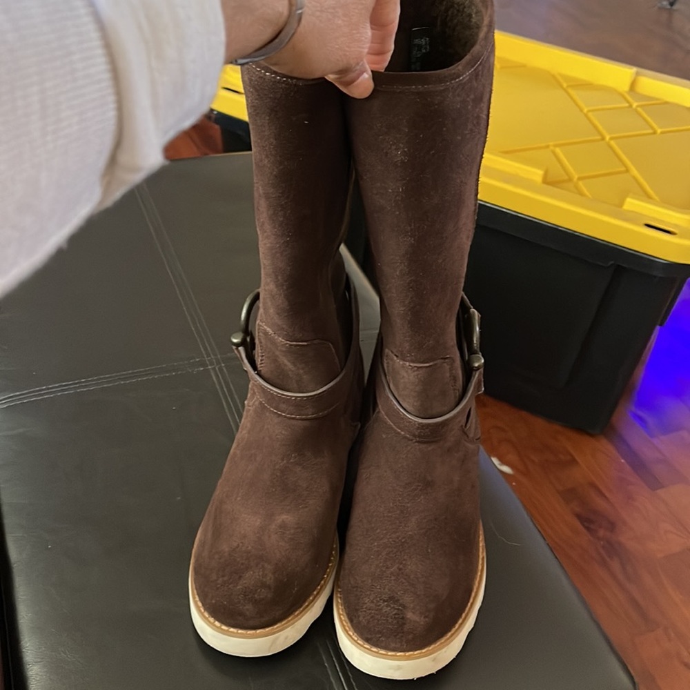 Boots - Picture 7 of 7